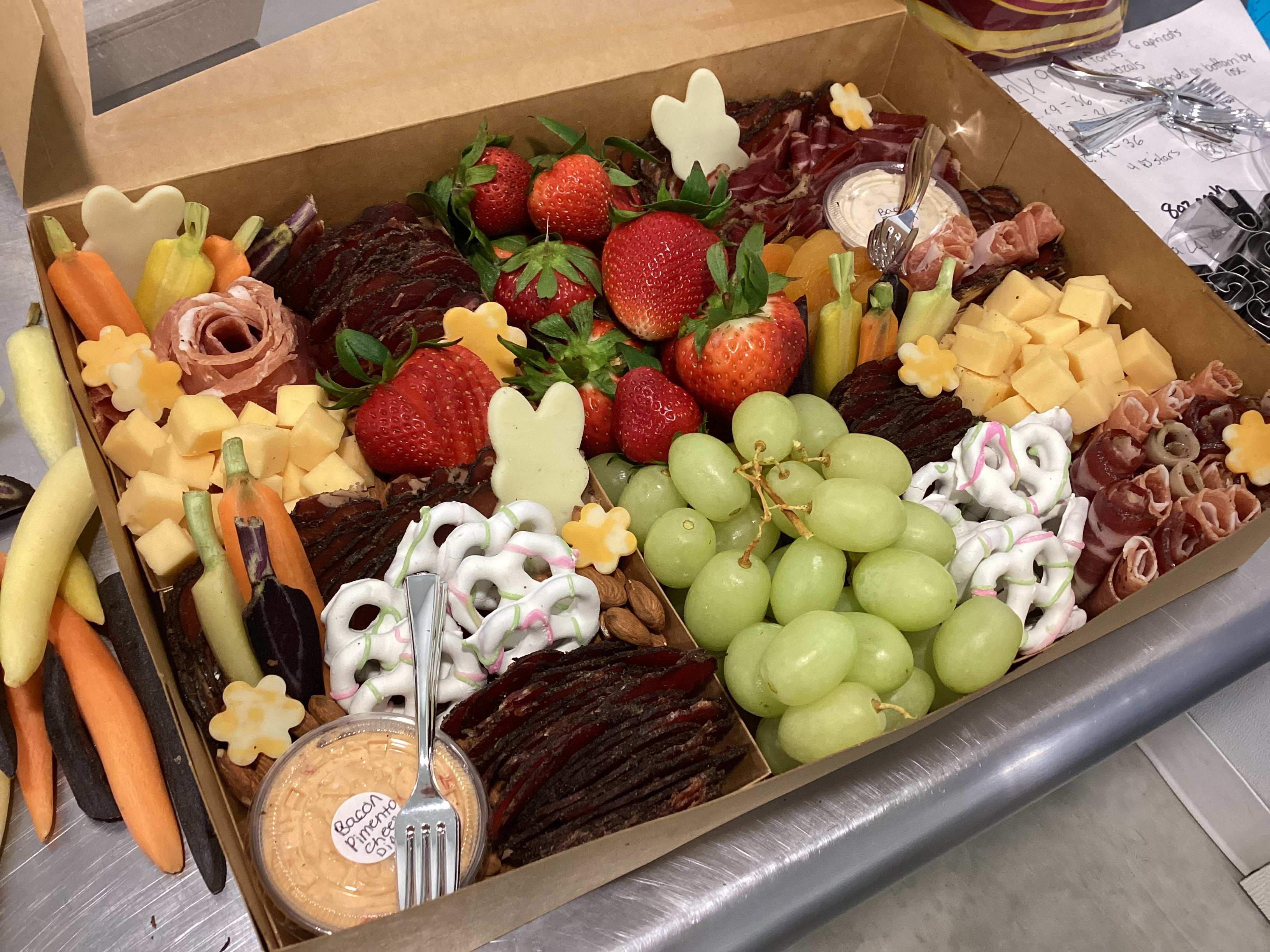 Large Grazing / Charcuterie Board