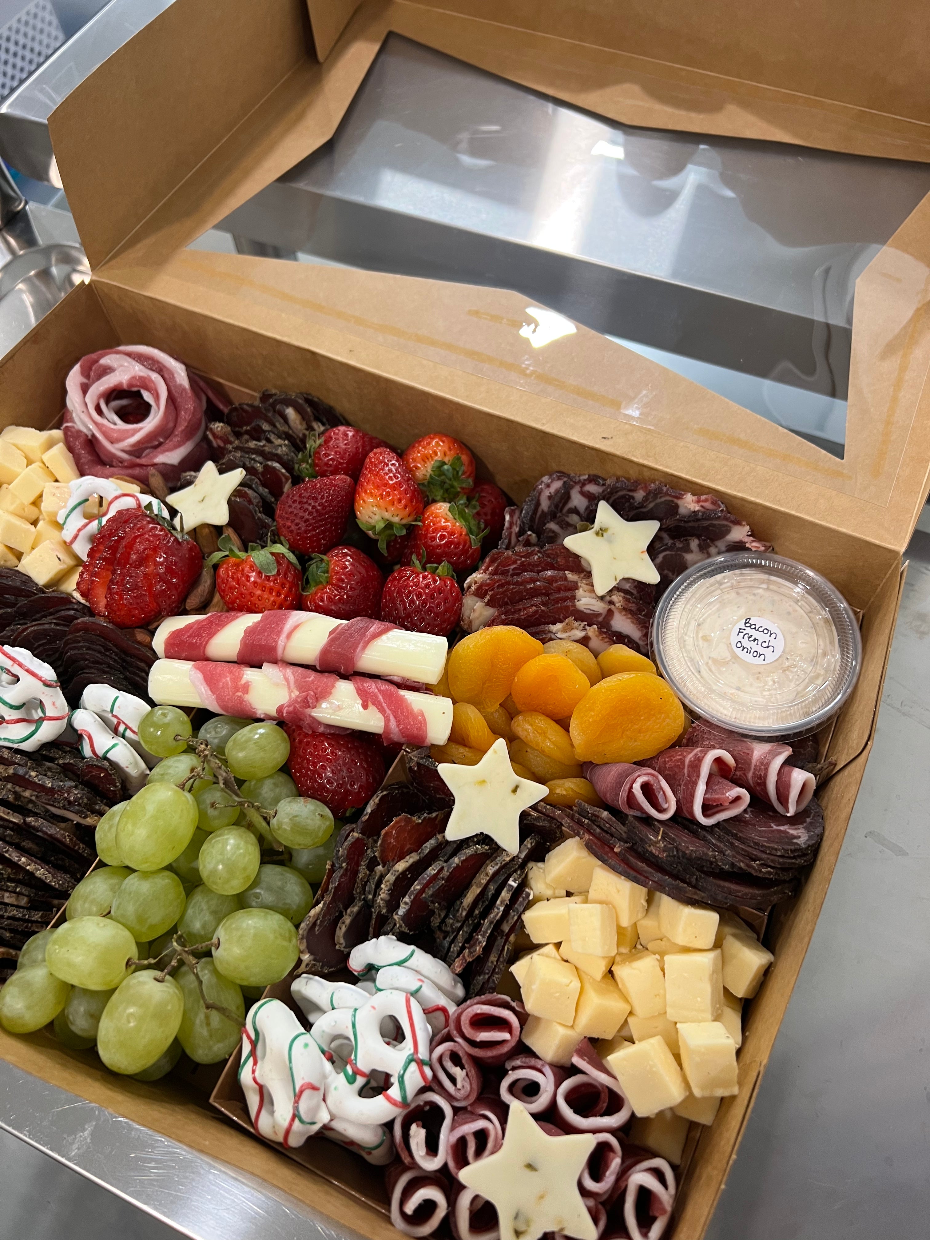 Large Grazing / Charcuterie Board